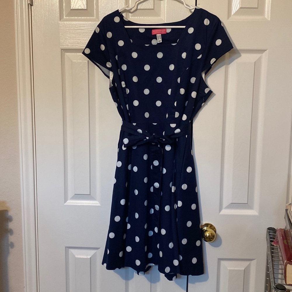 Business dress WITH POCKETS.